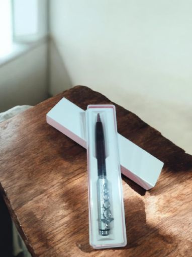 Picture of METAL BALL PEN.