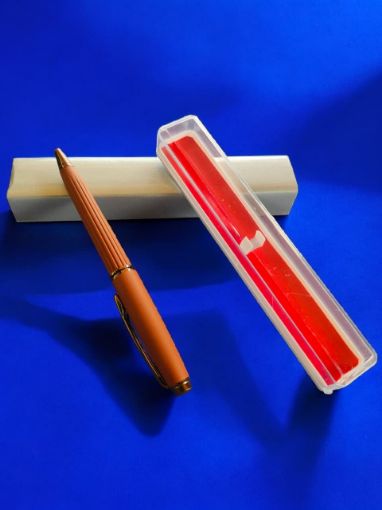 Picture of PREMIUM RED BALL PEN WITH TRANSPARENT GIFT BOX.